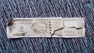 ಹರಿದ ನೋಟು ಬದಲಾಯಿಸೋದು ಹೇಗೆ? ಬದಲಾಯಿಸಲಾಗದ ನೋಟುಗಳು ಯಾವುವು?