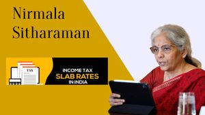 Budget 2025: ಮಧ್ಯಮ ವರ್ಗಕ್ಕೆ ಸಿಕ್ತು ಬಂಪರ್ ಕೊಡುಗೆ : ಆದಾಯ ತೆರಿಗೆ ವಿನಾಯಿತಿ ಮಿತಿ 12 ಲಕ್ಷಕ್ಕೆ ಏರಿಕೆ