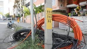 ಅಂಡರ್‍‌ಗ್ರೌಂಡ್‌ನಲ್ಲಿ ವಿದ್ಯುತ್ ಕೇಬಲ್‌ಗಳ ಅಳವಡಿಕೆ...ಅನಾಹುತಗಳನ್ನು ನಿಯಂತ್ರಿಸಲು ಬೆಸ್ಕಾಂ ಹೊಸ ಹೆಜ್ಜೆ..!