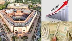 ಯುಗಾದಿಗೆ ಮೋದಿ ಗಿಫ್ಟ್‌! ವೇತನ ಶೇ.24 ರಷ್ಟು ಹೆಚ್ಚಳ.. ಭತ್ಯೆ, ಪಿಂಚಣಿಯೂ ಏರಿಕೆ.. ಪರಿಷ್ಕೃತ ವೇತನ ಎಷ್ಟು?