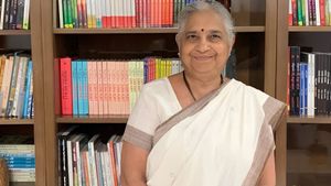 ಕೋಟಿ ಕೋಟಿ ಆಸ್ತಿಯ ಒಡತಿ..! 30 ವರ್ಷದಿಂದ ಒಂದೇ ಒಂದು ಸೀರೆ ಖರೀದಿಸಿಲ್ಲ ಅಸಲಿ ಕಾರಣ ಬಹಿರಂಗ..!