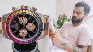 ಗೋಲ್ಡನ್ ರೋಲೆಕ್ಸ್  ಧರಿಸಿ ಮಿಂಚಿದ ವಿರಾಟ್ ಕೊಹ್ಲಿ : ವಾಚ್ ಬೆಲೆ ಕೇಳಿದ್ರೆ ತಲೆ ತಿರುಗುತ್ತೆ!