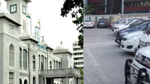 ಇದೊಂದು ಬಾಕಿ ಇತ್ತು! ಮತ್ತೊಂದು ಶಾಕ್ ಕೊಟ್ಟ BBMP.. ಮನೆ ​ ಒಳಗಿನ ಪಾರ್ಕಿಂಗ್​ಗೂ ​ಶುಲ್ಕ ಕಟ್ಟಬೇಕು.. ಸಿಡಿದೆದ್ದ ಬೆಂಗಳೂರಿಗರು