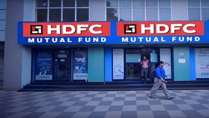 HDFC BANK ಹೊಸ ಹೆಜ್ಜೆ: Tap2Invest ಪರಿಚಯ..ವಾಟ್ಸಾಪ್ ಮೂಲಕ ಸುಲಭ ಹೂಡಿಕೆಗೆ ಅವಕಾಶ!