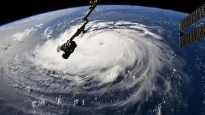 ಪ್ರವಾಹ, ಮೇಘ ಸ್ಫೋಟಕ್ಕೆ ಬ್ರೇಕ್‌! ಇನ್ಮುಂದೆ ಪಕ್ಕಾ ವೆದರ್‌ ರಿಪೋರ್ಟ್‌..ಭಾರತ್‌ ಫಾರ್‌ಕಾಸ್ಟ್‌ ಸಿಸ್ಟಮ್‌ಗೆ ಚಾಲನೆ        