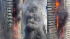 ಮತ್ತೊಂದು ಮಹಾ ದುರಂತ..ದುಬೈ ಮರೀನಾ 67 ಮಹಡಿಯ ಕಟ್ಟಡಕ್ಕೆ ಬೆಂಕಿ..3,800ಕ್ಕೂ ಹೆಚ್ಚು ನಿವಾಸಿಗಳ ಸ್ಥಳಾಂತರ!