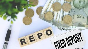 ರೆಪೊ ದರ 50 bps ಕಡಿತ; ಬಡ್ಡಿದರ ಮತ್ತಷ್ಟು ಕಡಿಮೆ.. FD ಹೂಡಿಕೆದಾರರು ಈಗ ಏನು ಮಾಡಬೇಕು?