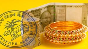 Gold Loan Rules: ಆರ್‌ಬಿಐ ದೊಡ್ಡ ಘೋಷಣೆ! ಇನ್ಮುಂದೆ ಚಿನ್ನದ ಸಾಲಕ್ಕೆ ಹೊಸ ನಿಯಮ; ಬೆಳ್ಳಿಗೂ ಸಿಗುತ್ತೆ ಸಾಲ!'