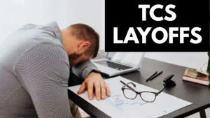 TCS: ಲೇಆಫ್‌ನಿಂದ ಐಟಿ ವಿಲವಿಲ! AI ಅಬ್ಬರ, ಟೆಕ್ ಷೇರುಗಳು ಕುಸಿತ.. ಎಐ ಇಷ್ಟು ಕೆಲಸ ಮಾಡ್ತಾ?