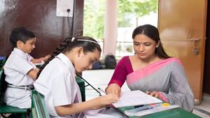 ನಿಮ್ಮ ಮಕ್ಕಳಿಗೆ ಹಣದ ಪಾಠ ಈಗಿಂದಲೇ ತಿಳಿಸುವುದು ಯಾಕೆ ಮುಖ್ಯ ಗೊತ್ತಾ? ನಾಳೆಯ ಭದ್ರತೆಗೆ ಹಾಕಿ ಬುನಾದಿ!