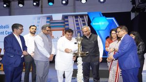 Infosys AI center: ಹುಬ್ಬಳ್ಳಿಗೆ ಇನ್ಫೋಸಿಸ್‌ ಹೊಸ AI ತಂತ್ರಜ್ಞಾನ ಕೇಂದ್ರ: 1000ಕ್ಕೂ ಹೆಚ್ಚು ಉದ್ಯೋಗಾವಕಾಶ!