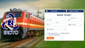 ಫೆಸ್ಟಿವಲ್ ಸೀಸನ್‌ಗೆ IRCTC ಭರ್ಜರಿ ರೌಂಡ್ ಟ್ರಿಪ್ ಯೋಜನೆ..20% ರಿಯಾಯಿತಿ! ಟಿಕೆಟ್ ಬುಕ್ ಮಾಡುವುದೇಗೆ?