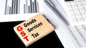 GST Council Decision: 12% & 28% GST ಸ್ಲ್ಯಾಬ್‌ಗೆ ಗುಡ್‌ಬೈ! ಸೆಪ್ಟೆಂಬರ್ 22ರಿಂದ 5% ಮತ್ತು 18% ತೆರಿಗೆ ಮಾತ್ರ!