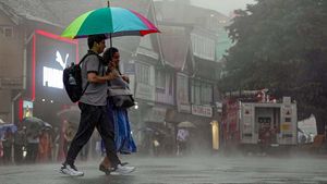 Rain Alert: ಬೆಂಗಳೂರು ಸೇರಿ, ಈ ಜಿಲ್ಲೆಗಳಲ್ಲಿ ವರುಣಾರ್ಭಟ ಫಿಕ್ಸ್‌! ಹೇಗಿರಲಿದೆ ಇಂದಿನ ಹವಾಮಾನ?
