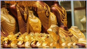 Gold Price Bengaluru: ಬೆಂಗಳೂರಿನಲ್ಲಿ ಭರ್ಜರಿ ಇಳಿಕೆ ನೋಡಿದ ಚಿನ್ನ...ನಿನ್ನೆಗಿಂತ 23,400 ಕುಸಿತ ನೋಡಿದ 24K ಬಂಗಾರ!