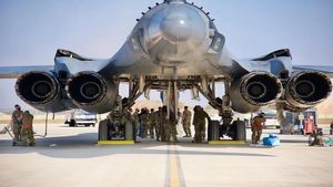US B-1B Lancer: ಅಮೆರಿಕದ ‘B-1B ಲಾನ್ಸರ್’ ಬೆಂಗಳೂರಿಗೆ ಭರ್ಜರಿ ಎಂಟ್ರಿ...ಏರ್ಪೋರ್ಟ್‌ನಲ್ಲಿ ಅಪರೂಪದ ದೃಶ್ಯ!
