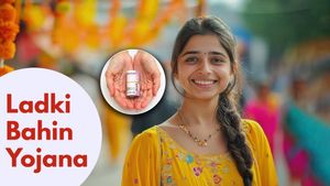 Ladki Bahin Yojana: ಮಹಿಳೆಯರೇ ಈ ಕೆಲಸ ಫಸ್ಟ್‌ ಮಾಡಿಕೊಳ್ಳಿ! ಇಲ್ಲಾಂದ್ರೆ ಸಿಗಲ್ಲ 1,500 ರೂ.