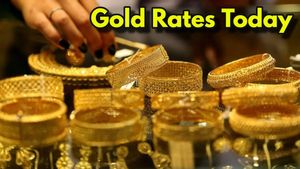 Gold Rate: ವರ್ಷಾಂತ್ಯದಲ್ಲಿ ಚಿನ್ನ ಪ್ರಿಯರಿಗೆ ಬಿಗ್‌ ಶಾಕ್‌! ಒಂದೇ ದಿನದಲ್ಲಿ ಭಾರೀ ಏರಿಕೆ