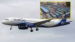 Bus Ticket Price Hike: ರೆಕ್ಕೆ ಬಿಚ್ಚದೆ ಕುಳಿತ ಇಂಡಿಗೋ ವಿಮಾನ! ಹಗಲು ದರೋಡೆಗೆ ಮುಂದಾದ ಬಸ್‌ಗಳು