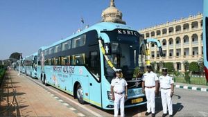 KSRTC: ಬಸ್‌ ಪ್ರಯಾಣಿಕರಿಗೆ ಬಿಗ್‌ ರಿಲೀಫ್‌! ಇನ್ಮೇಲೆ ಎಲ್ಲಾ ಬಸ್‌ಗಳಲ್ಲಿ ಡ್ಯಾಶ್‌ ಕ್ಯಾಮೆರಾ