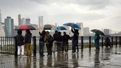Aaj Ka Mausam: दिल्ली में आज भी बरसेंगे बादल, यूपी-बिहार समेत कई राज्यों में भारी बारिश की आशंका
