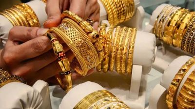 Gold Rate Today: रक्षाबंधन से पहले आसमान पर पहुंची सोने की कीमत! फटाफट देखें आज के नए रेट 