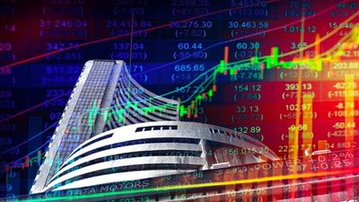 Stock Market Updates: सेंसेक्स 308 अंक लुढ़का, निफ्टी 24,650 के करीब पहुंचकर बंद हुआ, Adani Ports 2% फिसला     