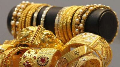 Sharp Fall in Gold Price Today in India: 24K, 22K & 18K Rates Drop After Israel-Iran Ceasefire; MCX, COMEX Dip