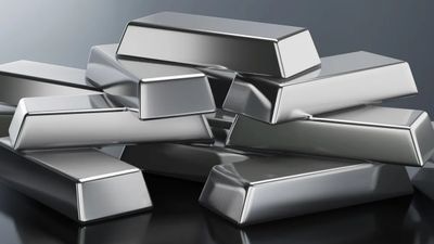 Silver Hits Record High Above $67/oz on Safe-Haven Demand; MCX Prices Jump: Check Latest Silver Rates Today