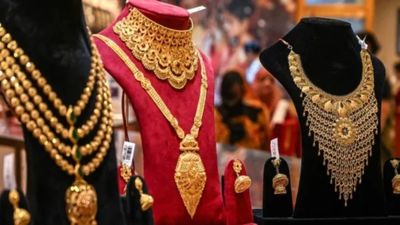 Gold Rate Bengaluru Today: ಚಿನ್ನದ ದರ ಗಗನಕ್ಕೆ! ಇಂದು 6,600 ರೂ. ಜಿಗಿತ.. ಇಷ್ಟೊಂದು ಏರಿಕೆಗೆ ಕಾರಣವೇನು?