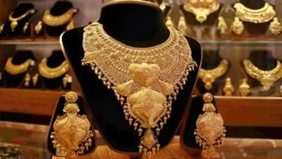 Gold price Bengaluru: ಏರಿಕೆಯಾಗದೇ ನಿಂತ ಚಿನ್ನ..ಬೆಂಗಳೂರಲ್ಲಿ 24K, 22K, 18K ಚಿನ್ನ ಕೊಳ್ಳಲು ಇದೇ ಸೂಕ್ತ ಸಮಯವೇ?