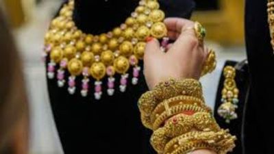 48 மணி நேரத்தில் ரூ.15,000 எகிறிய தங்கம் விலை? இனி மேலாவது குறையுமா? சவரன் எங்கே போய் நிற்கும்?