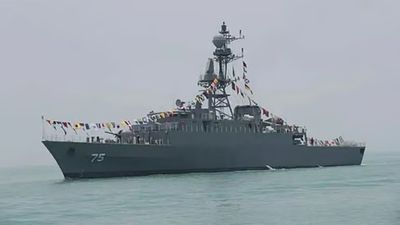 ஈரான் போர்: வான்வெளியில் மட்டுமல்ல நீருக்கடியிலும் தாக்குதல் நடத்தும் அமெரிக்கா!!