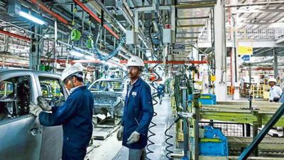 ஈரான் போரால் இந்திய உற்பத்தி துறைக்கு பெரிய சிக்கல்!! தனியார் நிறுவனங்களில் மோசமாகும் நிலைமை!!