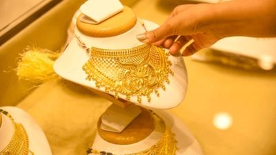 தங்கம் , வெள்ளி விலை தடாலடி உயர்வு: இனி தங்கம் விலை உயர்வை கட்டுப்படுத்த முடியாது!!