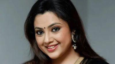 ரூ.10 கோடியை ரூ.100 கோடியாக மாற்றிய நடிகை மீனா..!! செம ஐடியாவா இருக்கே..!!