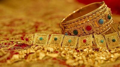 Gold rates: పెరిగిందా.. తగ్గిందా? దేశంలోని ప్రధాన నగరాల్లో నేటి గోల్డ్ రేట్ల వివరాలు ఇవే..