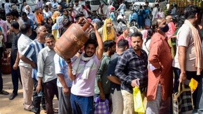 హైదరాబాద్‌లో గ్యాస్ సంక్షోభం.. రెండు రోజుల్లో రూ.50 కోట్లు నష్టం.. ఇంకా ఆందోళనకర అంశం ఏంటంటే..