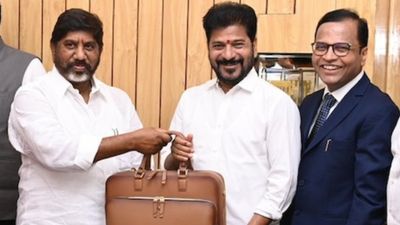 Telangana Budget 2026-27 LIVE: తెలంగాణ బడ్జెట్.. రాష్ట్ర బడ్జెట్ ప్రతిపాదనలకు మంత్రి వర్గం ఆమోదం 