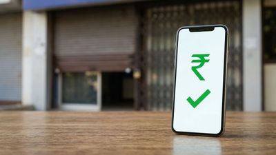 బ్యాంక్ సెలవులు నేడు: మీ పనులు ఆగిపోకుండా ఇలా చేయండి