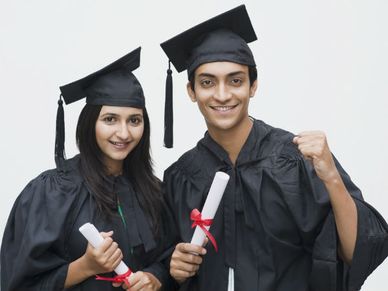 Education Loan Bank Interest Rates: A Quick Comparison 