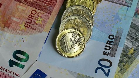 Major Russian Fund Replaces Dollar With Euros, Yuan, And Gold