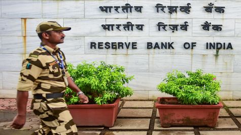 RBI Plans To Curb Liquidity Overhang Ahead Of Festive Season, Asks Banks To Keep 10% CRR From August 12