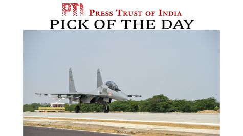 Bomb Threat Triggers Emergency Landing of Akasa Flight in Varanasi