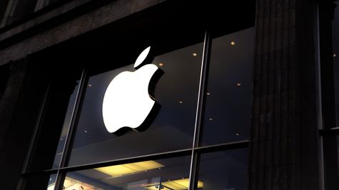 Tech Giant Apple Lays Off Over 600 Employees; Halts Car and Smartwatch Display Projects; Reports