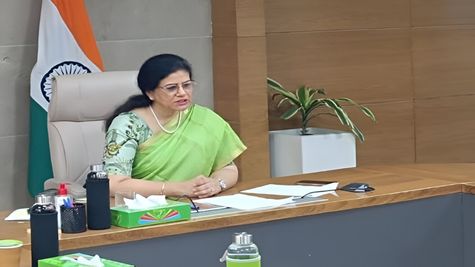 Labour Secretary Sumita Dawra Chairs Review Meeting On EPFO Reforms