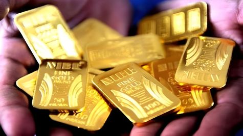 Gold Prices Fall Again In Bangalore On Aug 23; 24K/100 Grms Gold Plunge By Rs 2,200, Silver Dips Too; Know Why