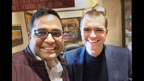 Warren Buffett Surprisingly Cuts Back on Berkshire's Apple Stake