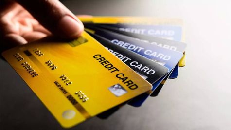 Just Click: Lounge Benefits To Big Discounts, Check Out 3 Popular Credit Cards Of SBI, HDFC, Axis Bank