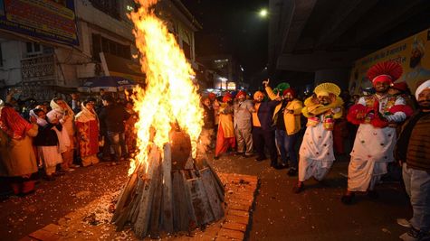 Lohri 2025 Celebration: Is January 13 A Bank Holiday? Check Full List Of Bank Holiday In January 2025